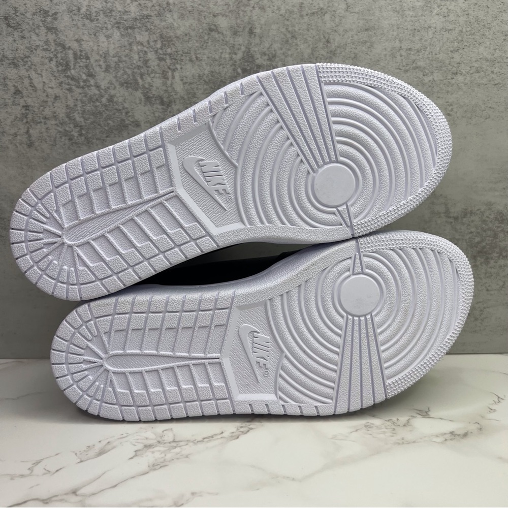 Nike Jordan 1 Retro Low Slip 🖤 - Picture 16 of 16